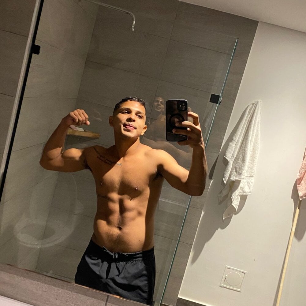 andy_stars_ from stripchat