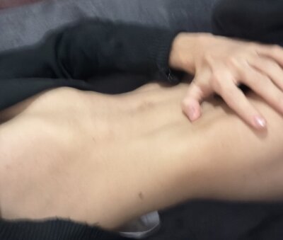 usr172727 Live Cam on StripChat