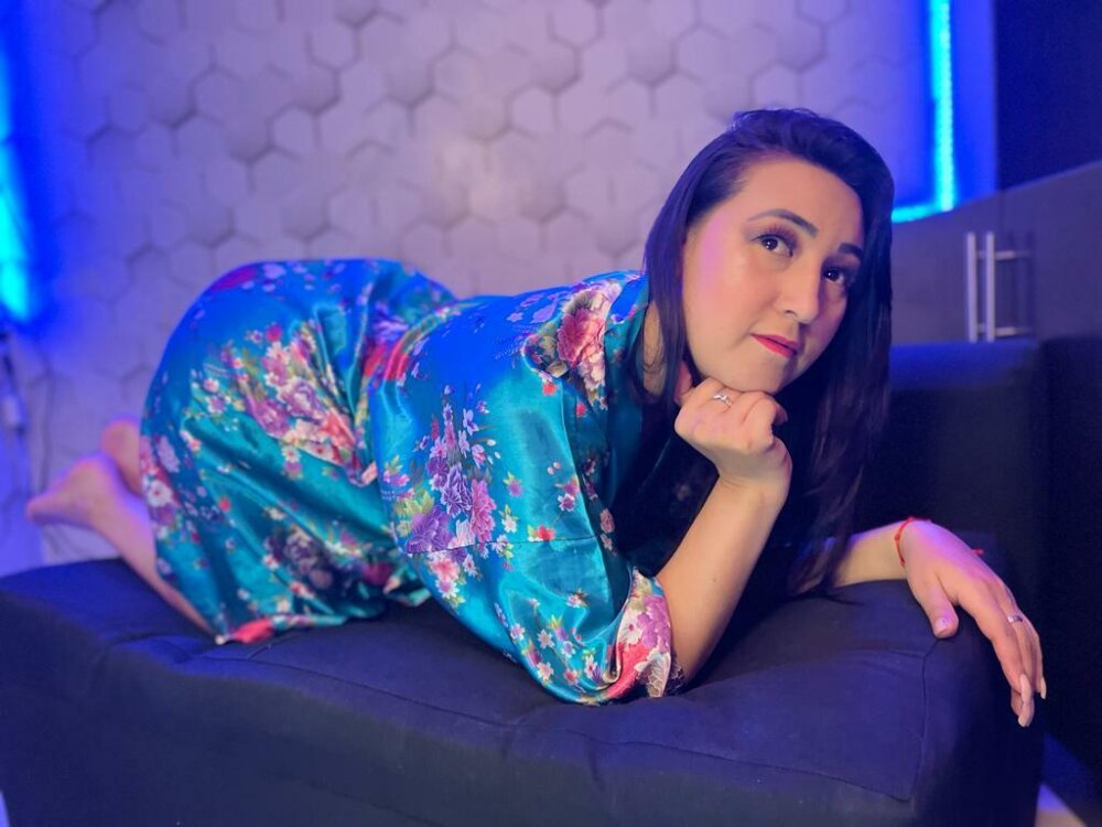 Live sex webcam photo for charylove11 #289884040