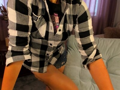 Alissia_Love - Stripchat Cam2cam Doggystyle Eroticdance Girl 