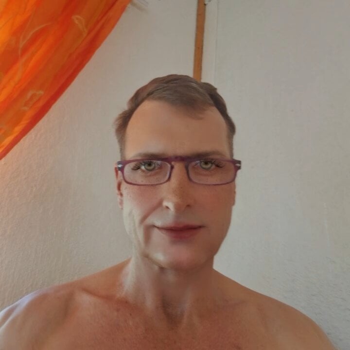 BekkieBotha's most recent online preview