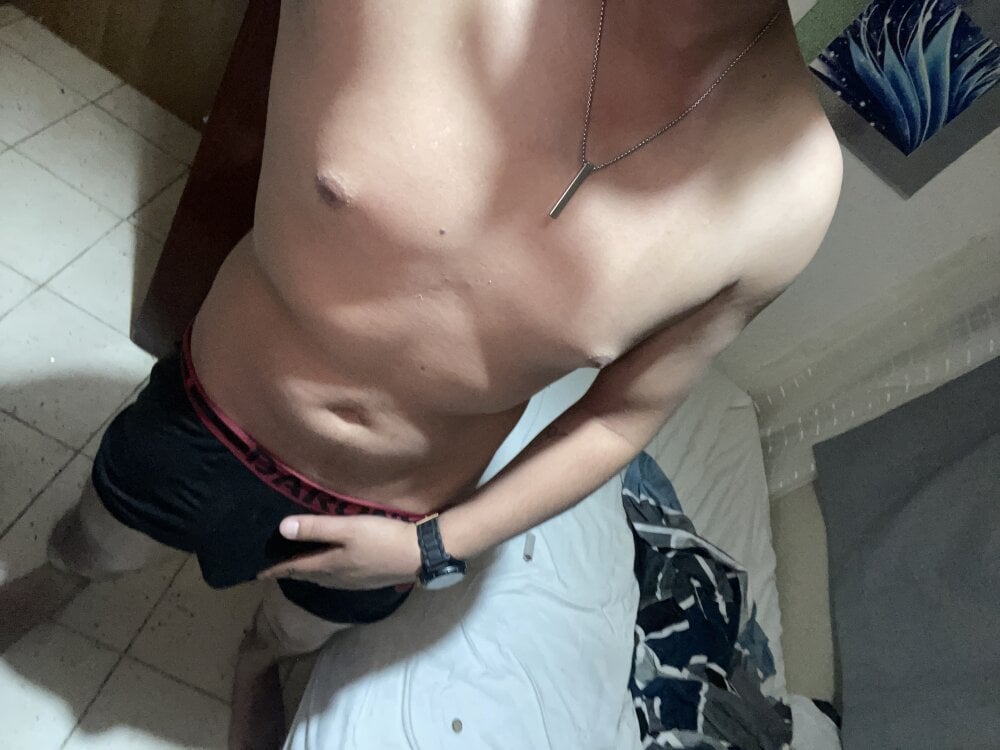 Adr1an95's most recent online preview