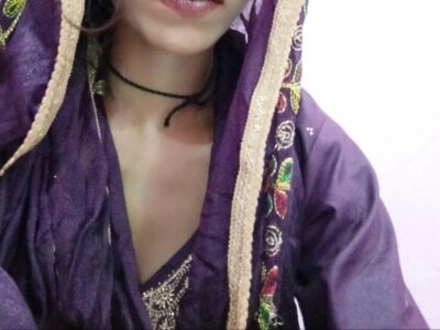Aarti-01 Female Fingeringindian Live Webcam Chat