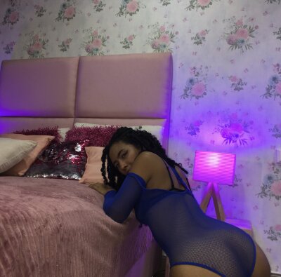 XiomaralatinX 🥔 naked chat