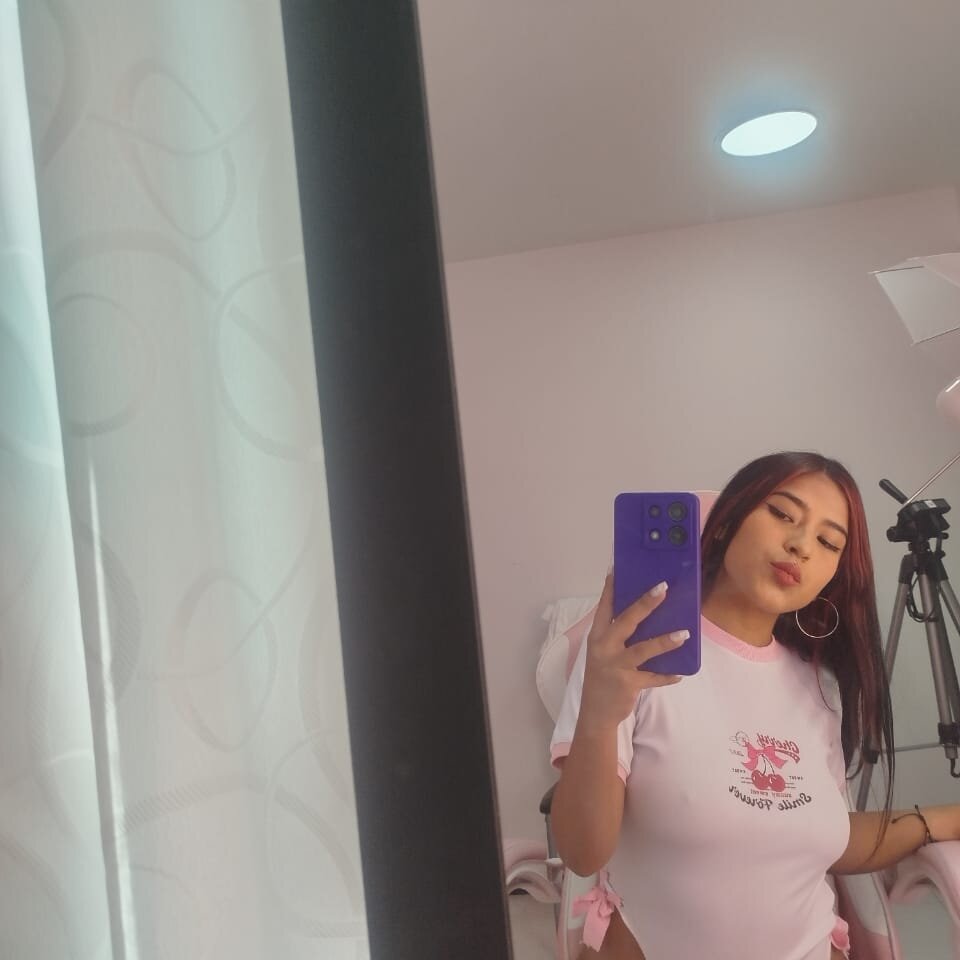 _Naamiiii_'s most recent online preview