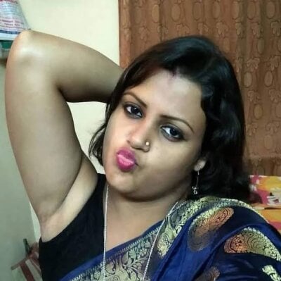 Mangla_Bhabhi - topless indian