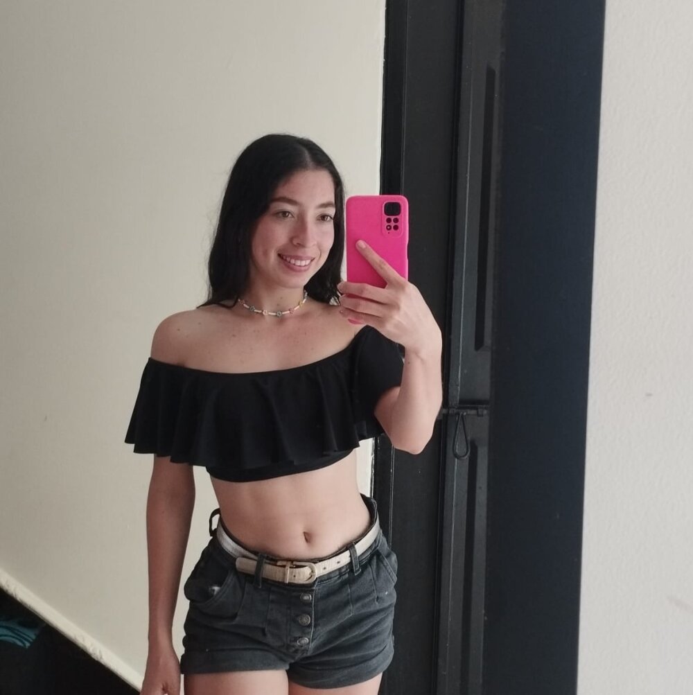 Live sex webcam photo for AriaMartins #289929203