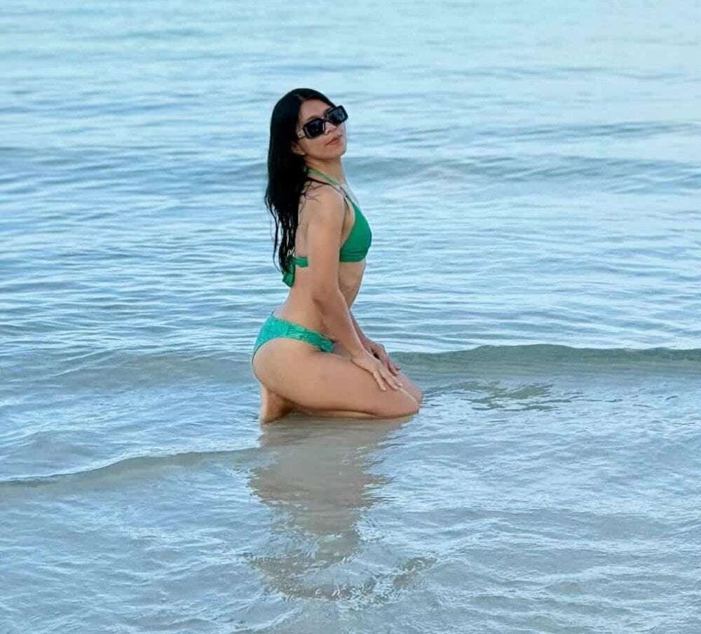 Live sex webcam photo for yummyLheng #290970156