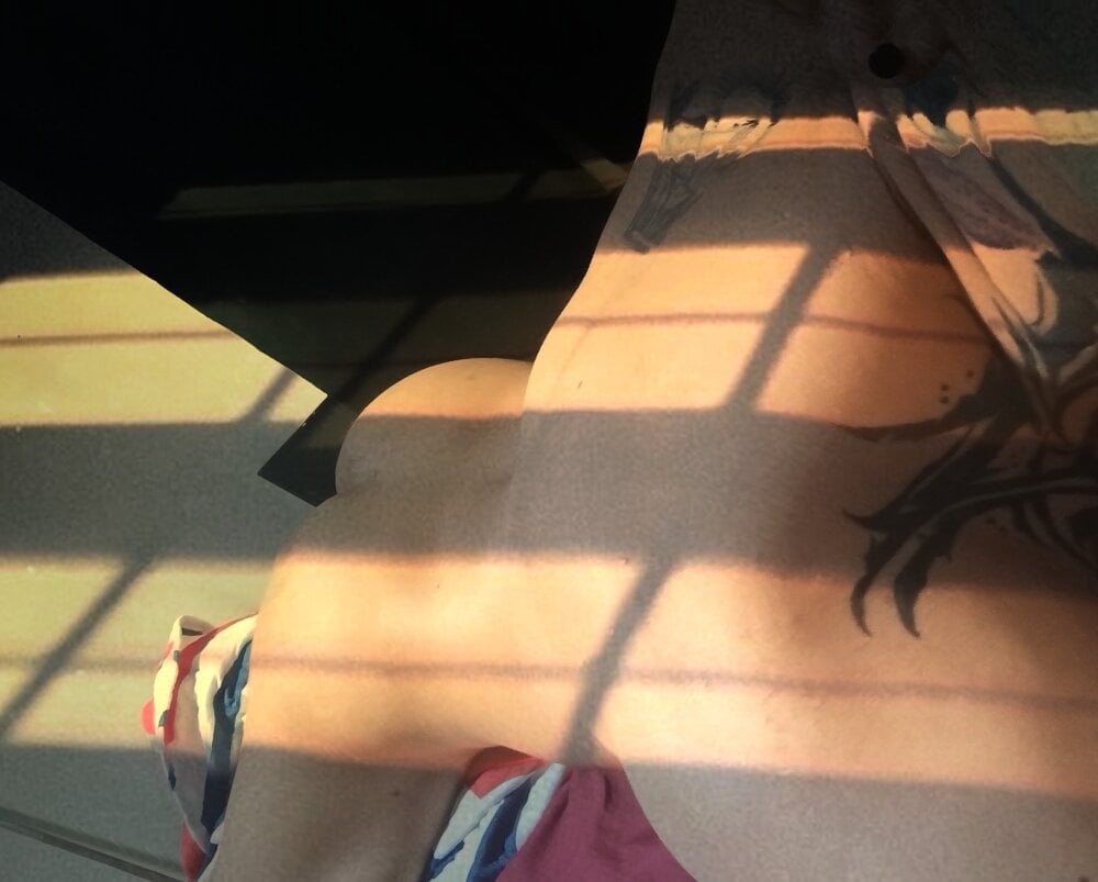 kriss_mercury from stripchat