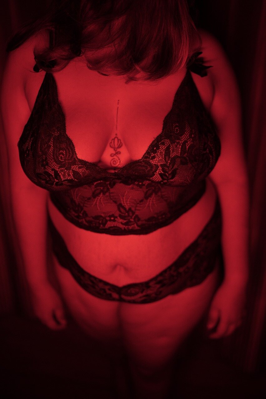 HOTSEXYMALLUGIRL