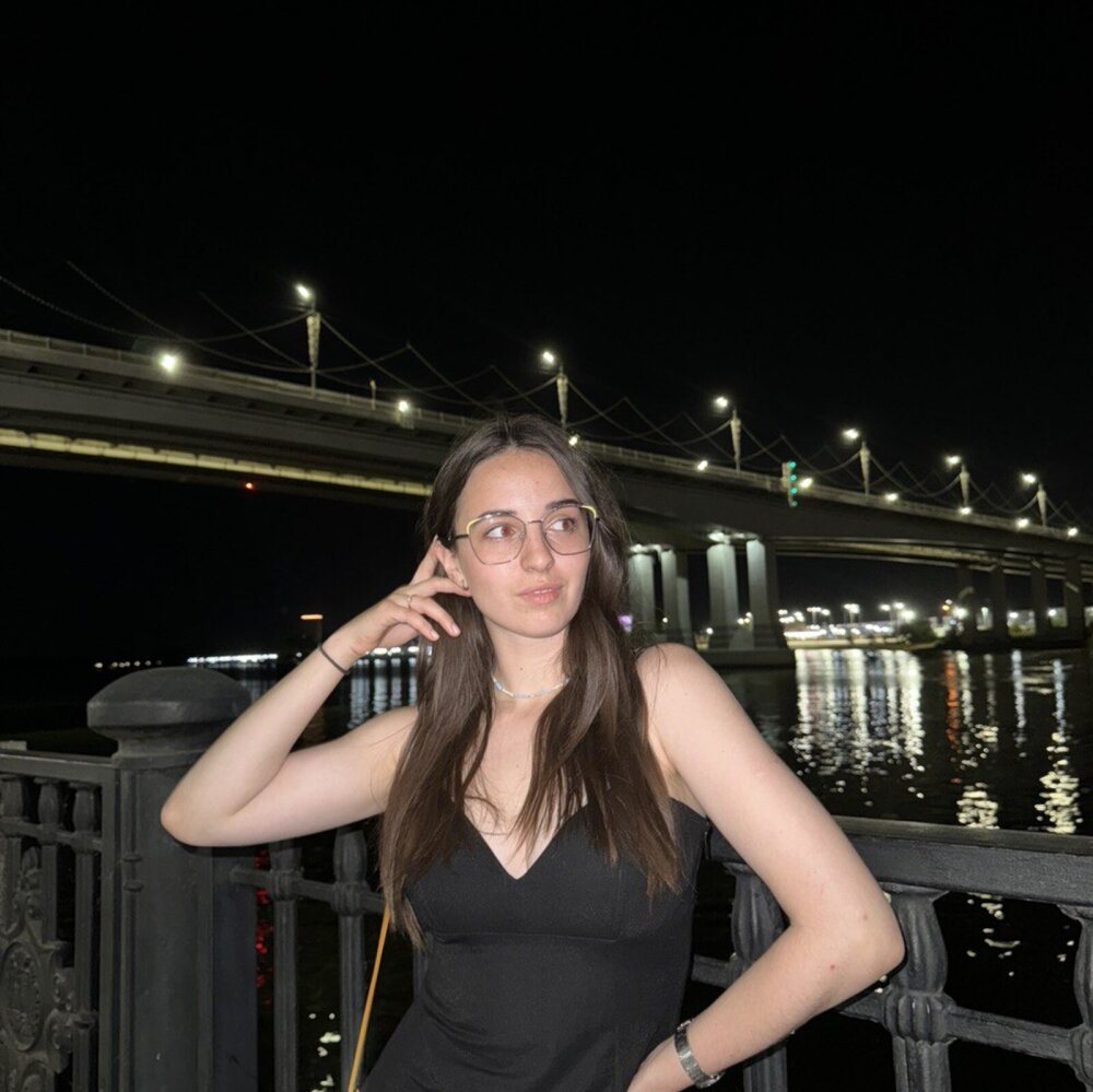 EdwinaBrayton Chat Room offline