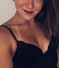 RebeccaMabell's Offline Chat Room