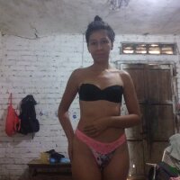 غرفة دردشة MONIEXOTIC دون اتصال