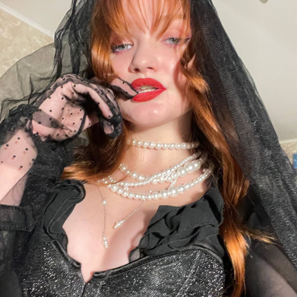 watchgirlcam.com fiery_reds livesex profile in the-world-of-orgasms cams