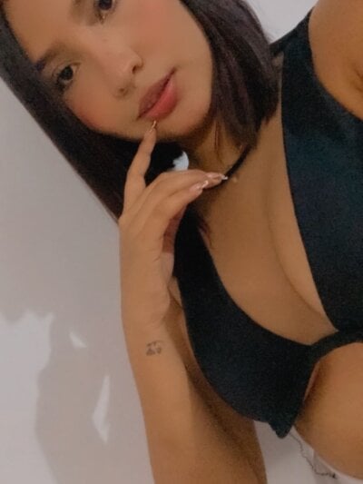 Latina_dirty_squirt