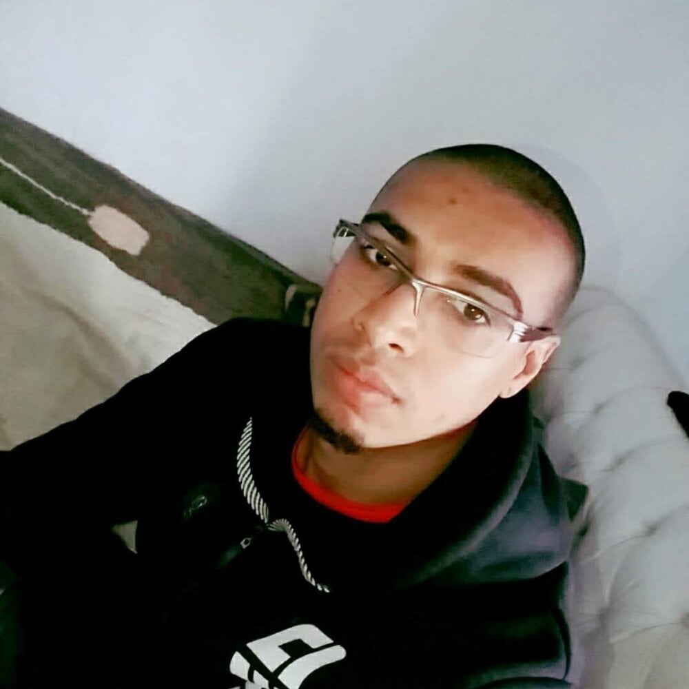 Live sex webcam photo for I_am_loko #288554894