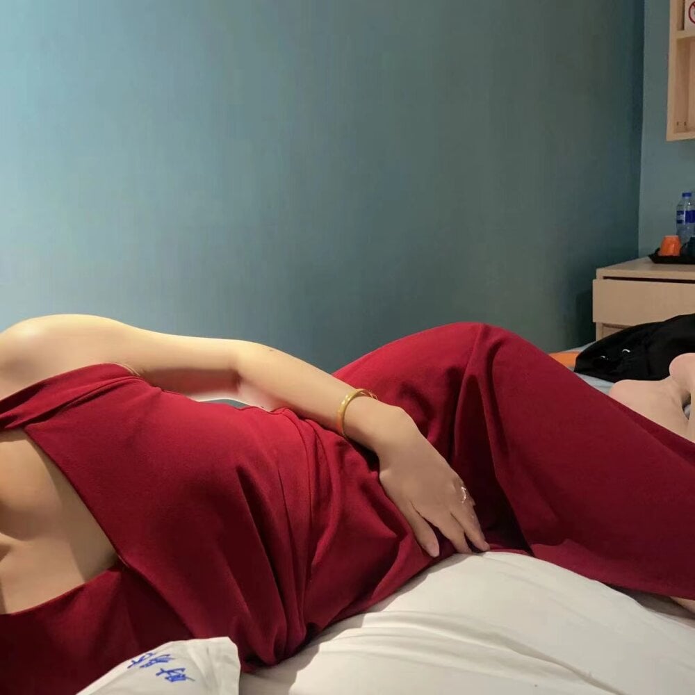 LeLe-666 live cam model at StripChat
