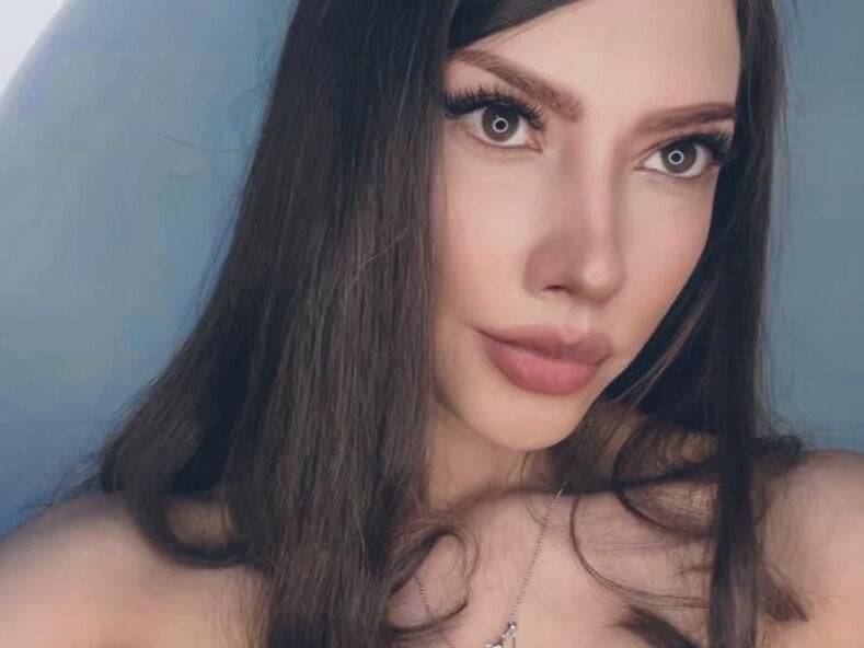 sexcityguide.com kami_servat livesex profile in latin cams