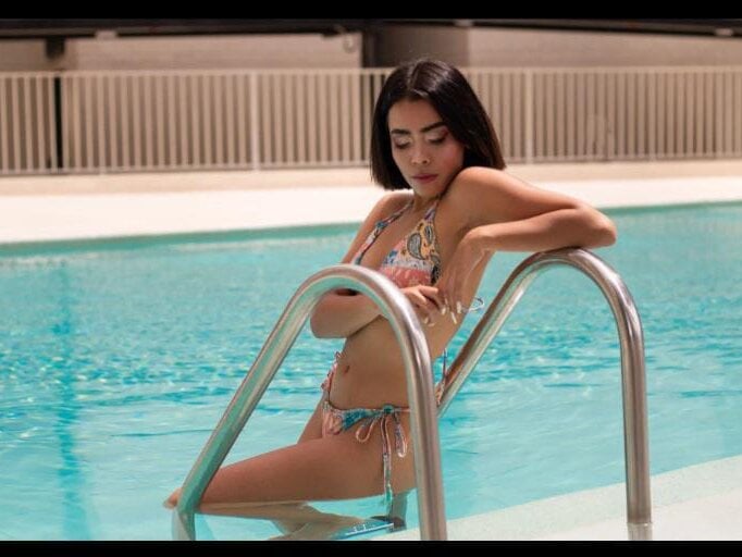 stripchat sarasmith21 webcam profile pic via onaircams.com