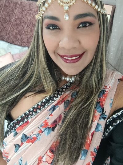 _Lakshmi_hotx