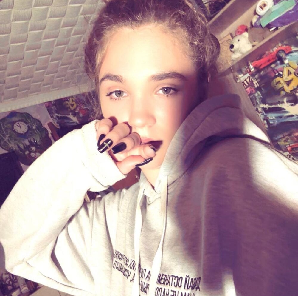 diedraglackin webcam profile - Malagasy