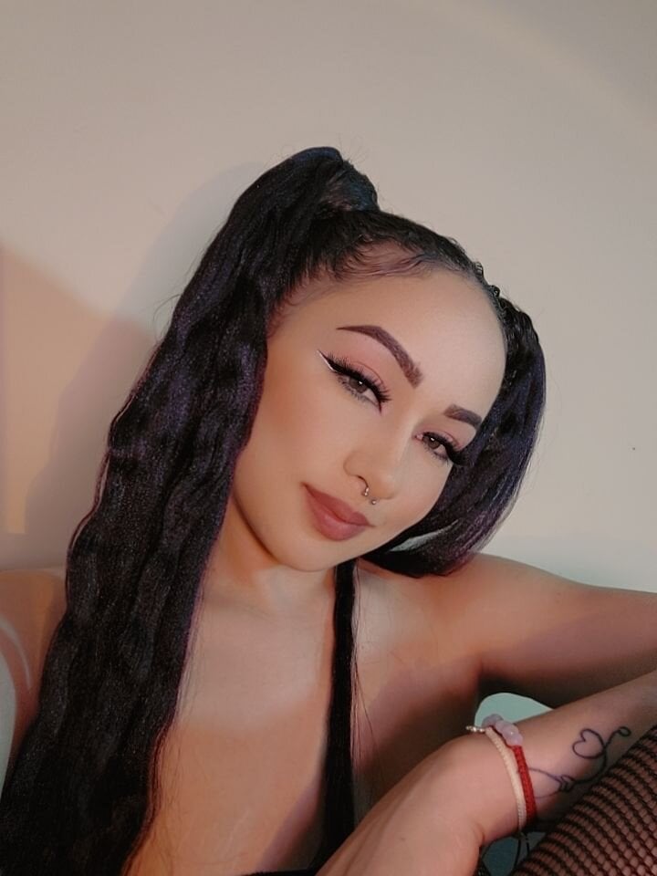 Live sex webcam photo for artissbe #289991662