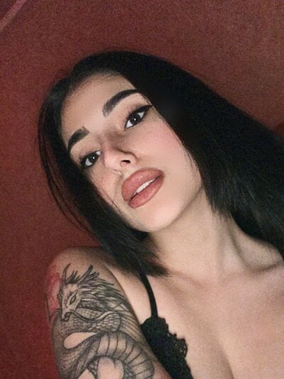 Terry__Hola live on StripChat