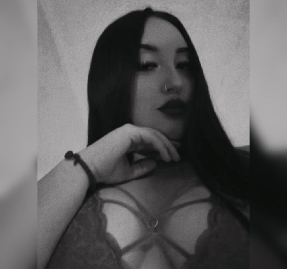 Bebesitvndreass_'s Offline XXX Chat