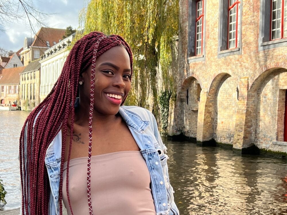 Zuri_Crawford profile