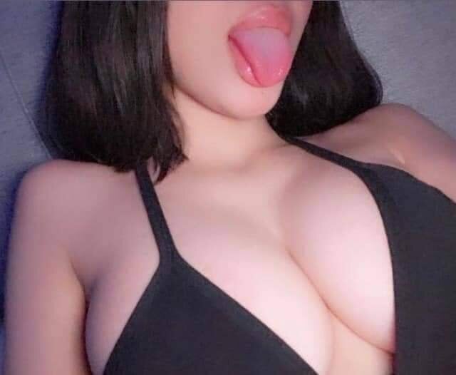 sexyarim live cam model at StripChat