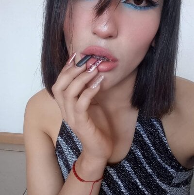 LiaaGenner Female Smallaudience Nude Webcam