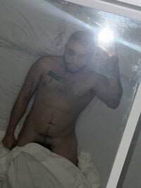 hungandcutslatino's Offline Chat Room