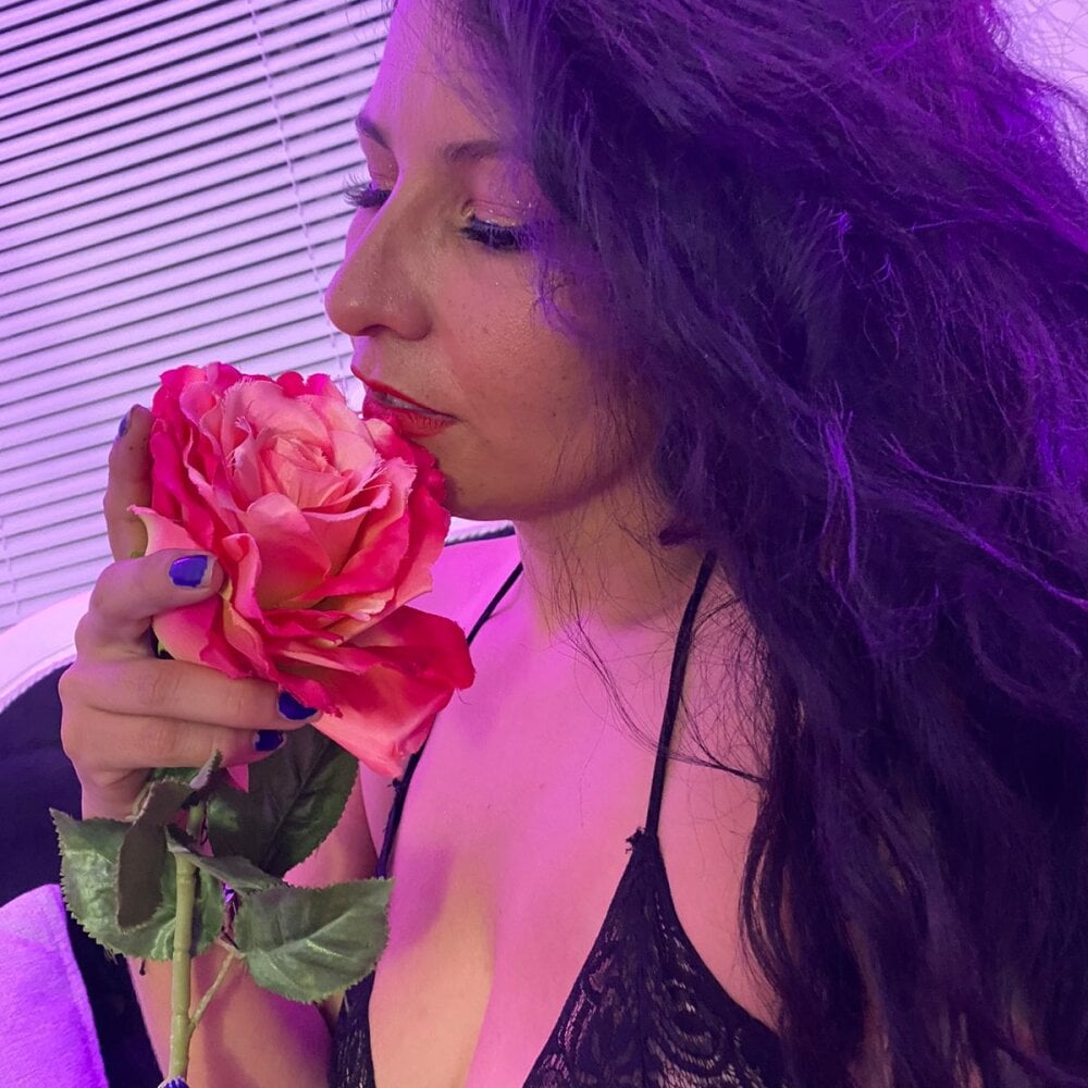 loreena_1 profile