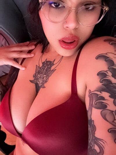 miacanela_xo on StripChat