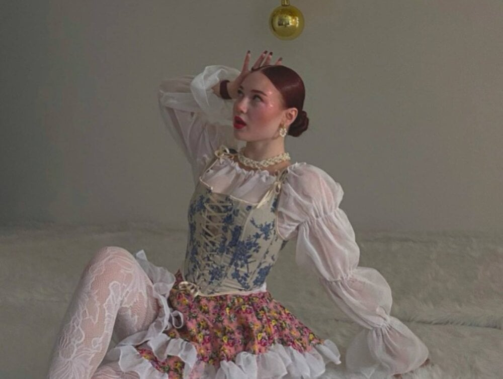 chatnmate.com scarlett_r0se livesex profile in white cams