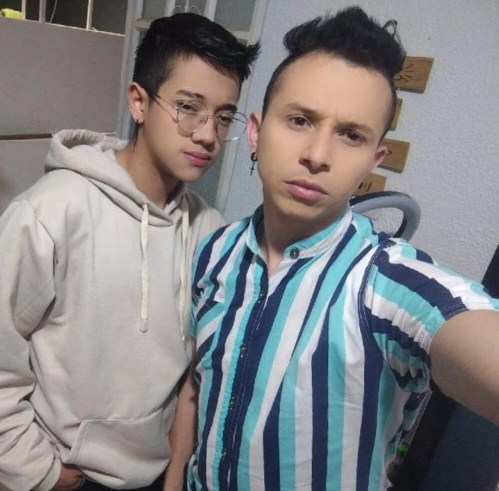 Live sex webcam photo for savagesboys #289974261