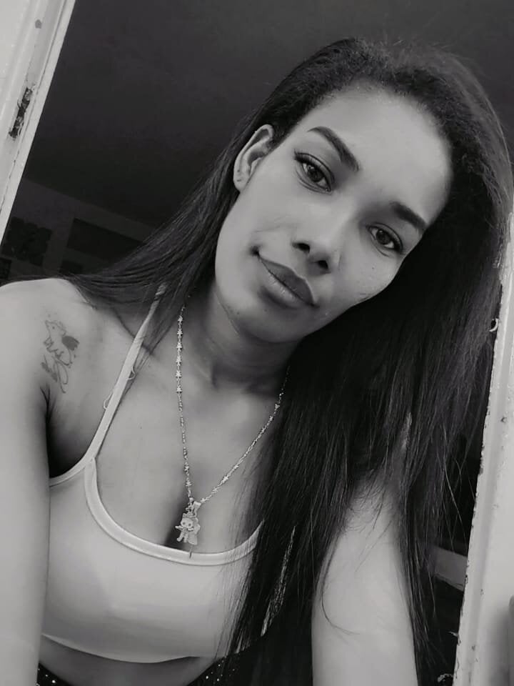 bella_rousee_ webcam profile - German