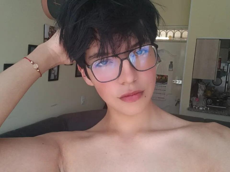 Howl_thk profile