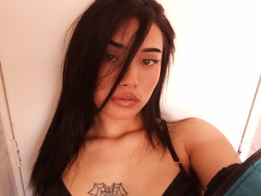 _Esther_Toro_b's Offline XXX Chat