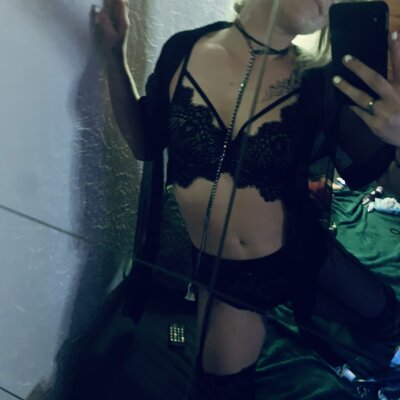 RedLayla Live Cam on StripChat