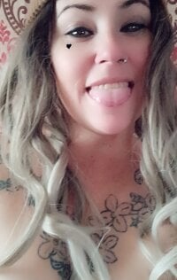 MistyMilfshake offline chatrum