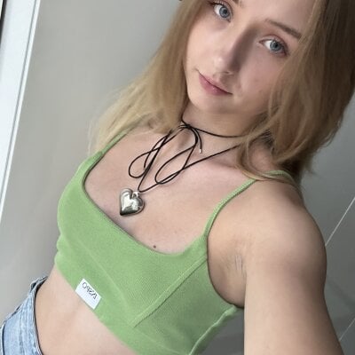 MirnaMeeow - small tits young