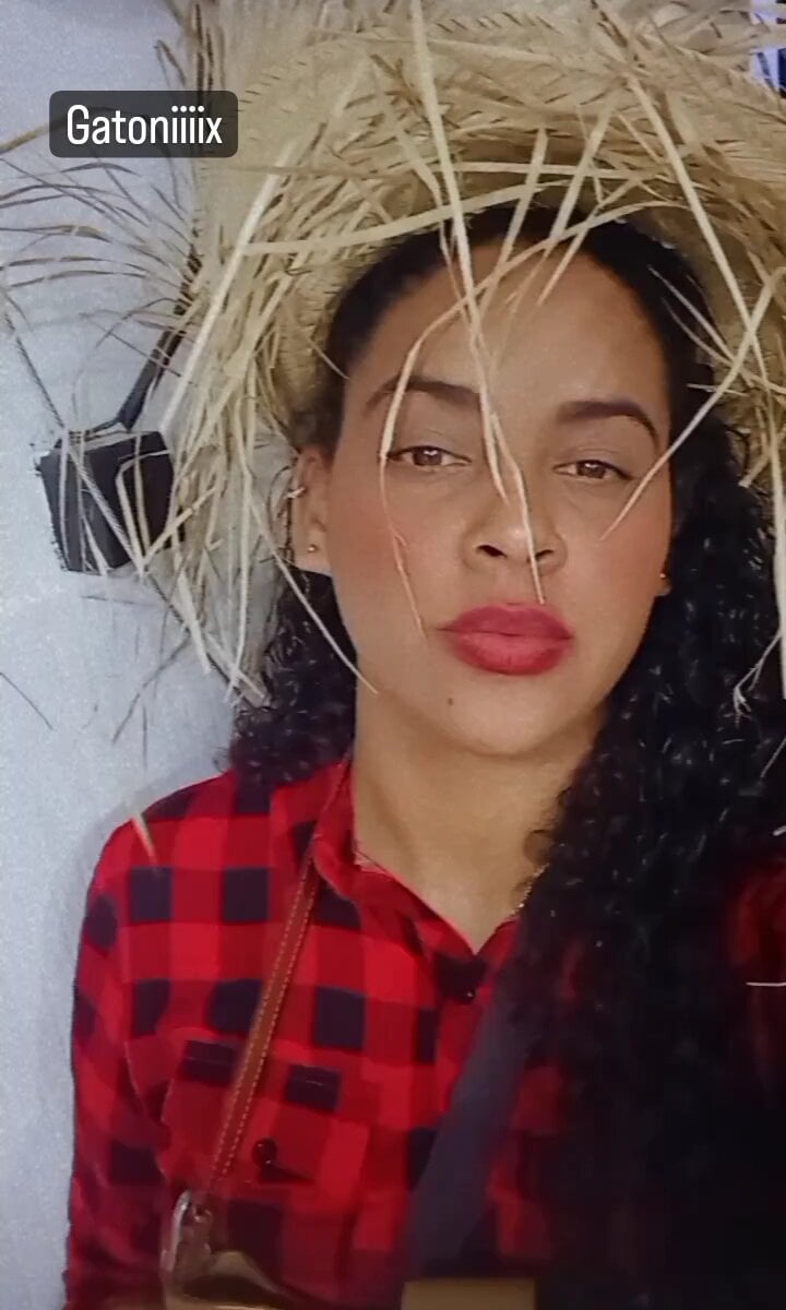 sexcam-girls.com a_gostosa25 livesex profile in portuguese cams