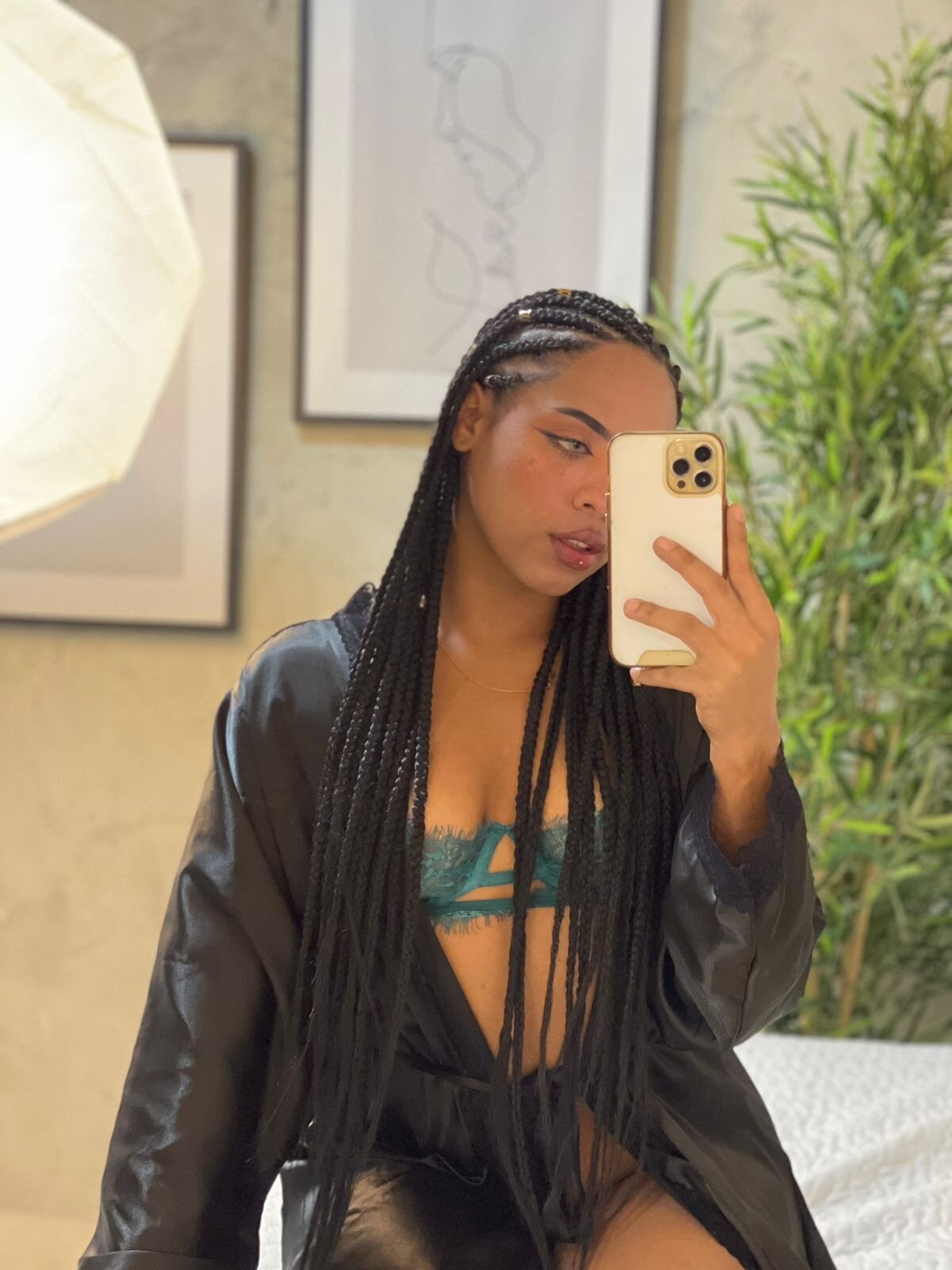 Nia_Ross_