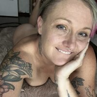 Sensual_Sunny's Offline Chat Room