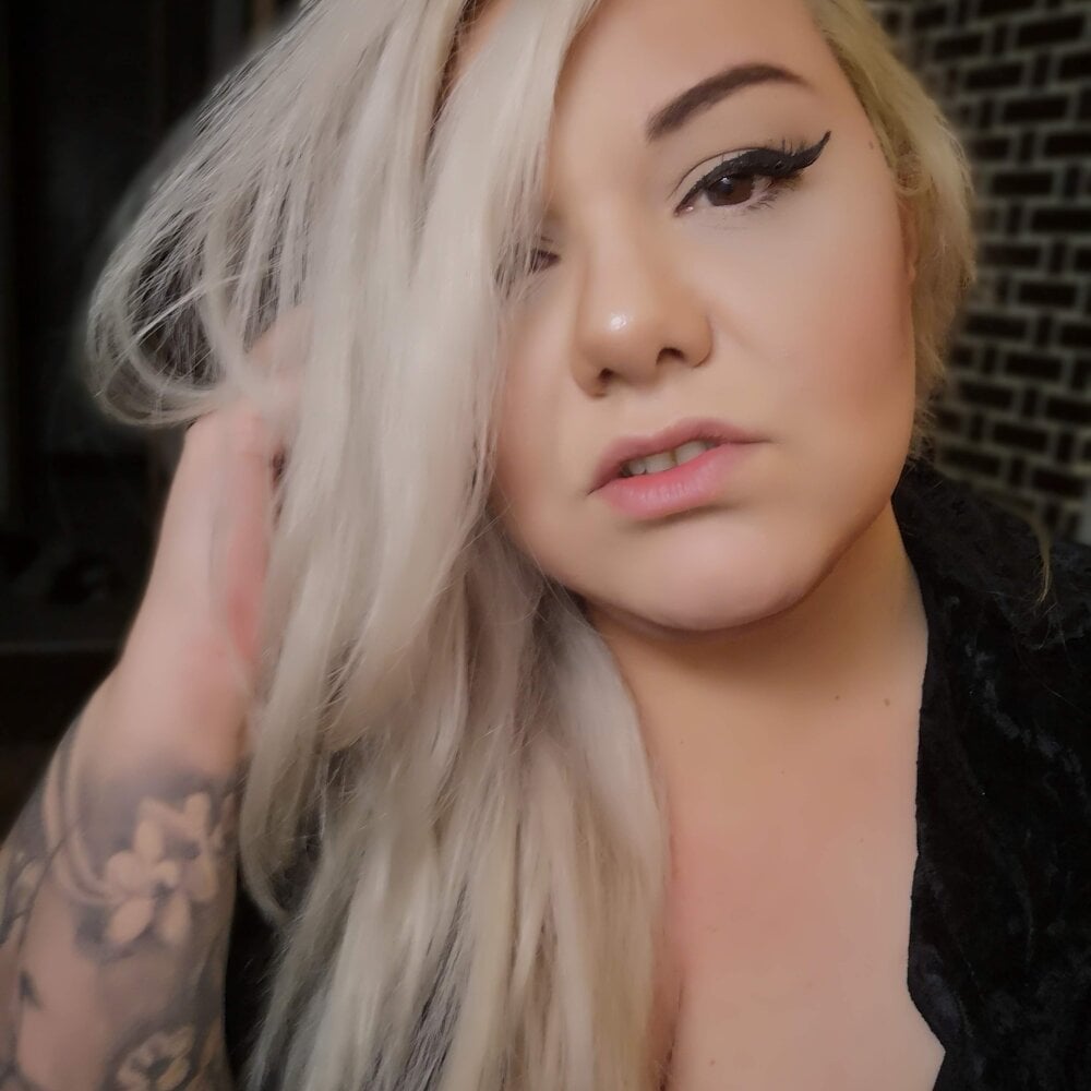 DominaSadique Chat Room offline