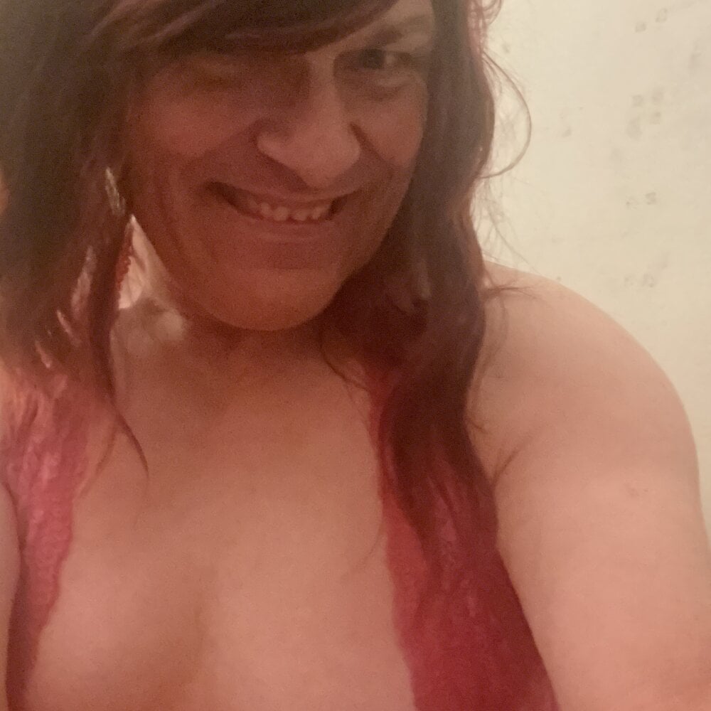 sissydragfem profile