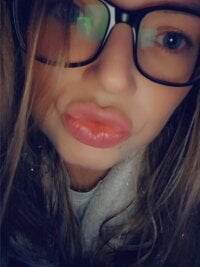 milfsquirt91's Offline Chat Room