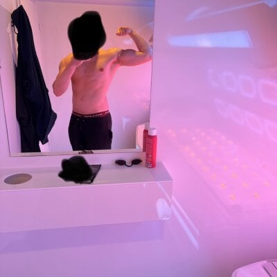 28-and-horny Live Cam on StripChat