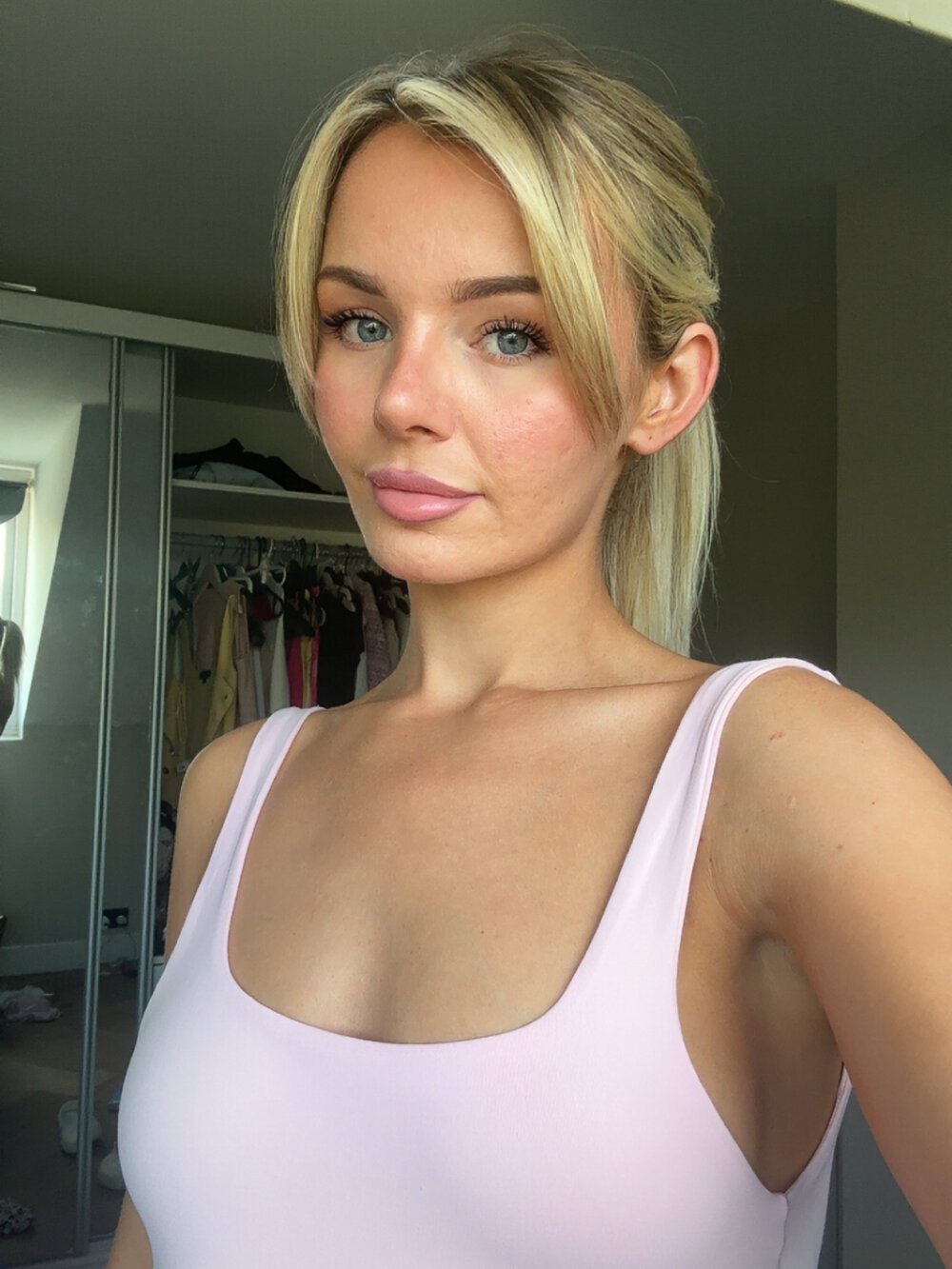 MeganMillerUK's Offline XXX Chat